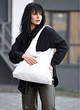 Стильна жіноча сумка хобо містка біла з матової екошкіри (якісна штучна шкіра) + зручний гаманець, фото 2