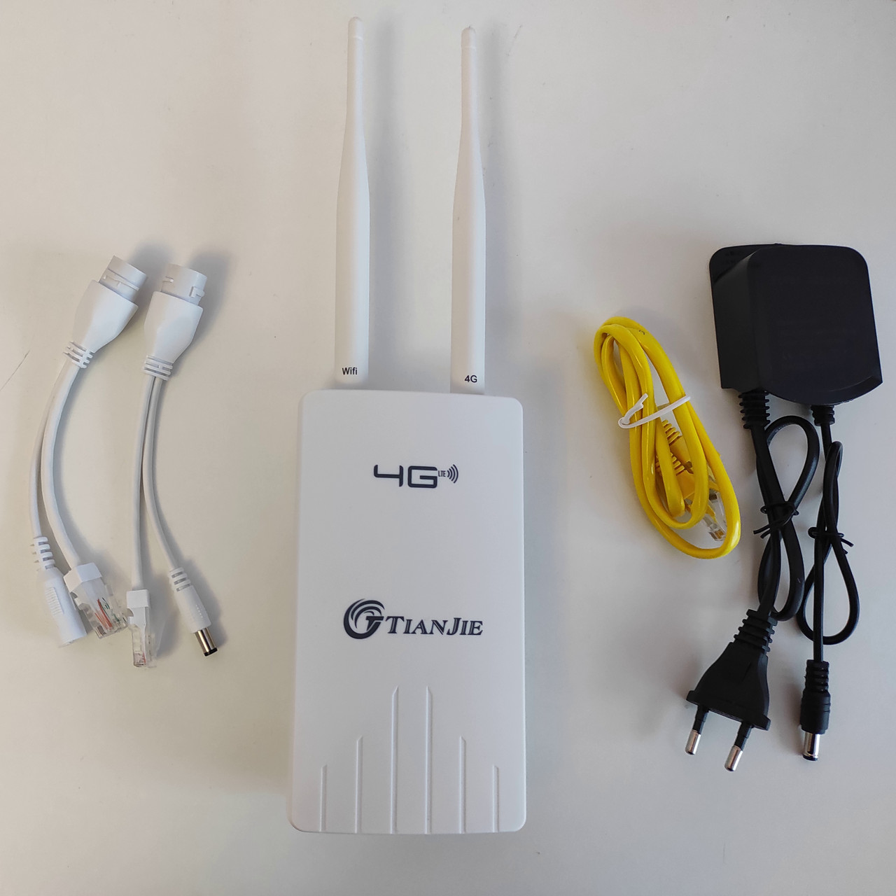 Внешний 4G модем с встроенным Wi-Fi роутером и двумя антеннами на 8dbi ...