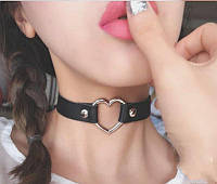 Чокер із серцем