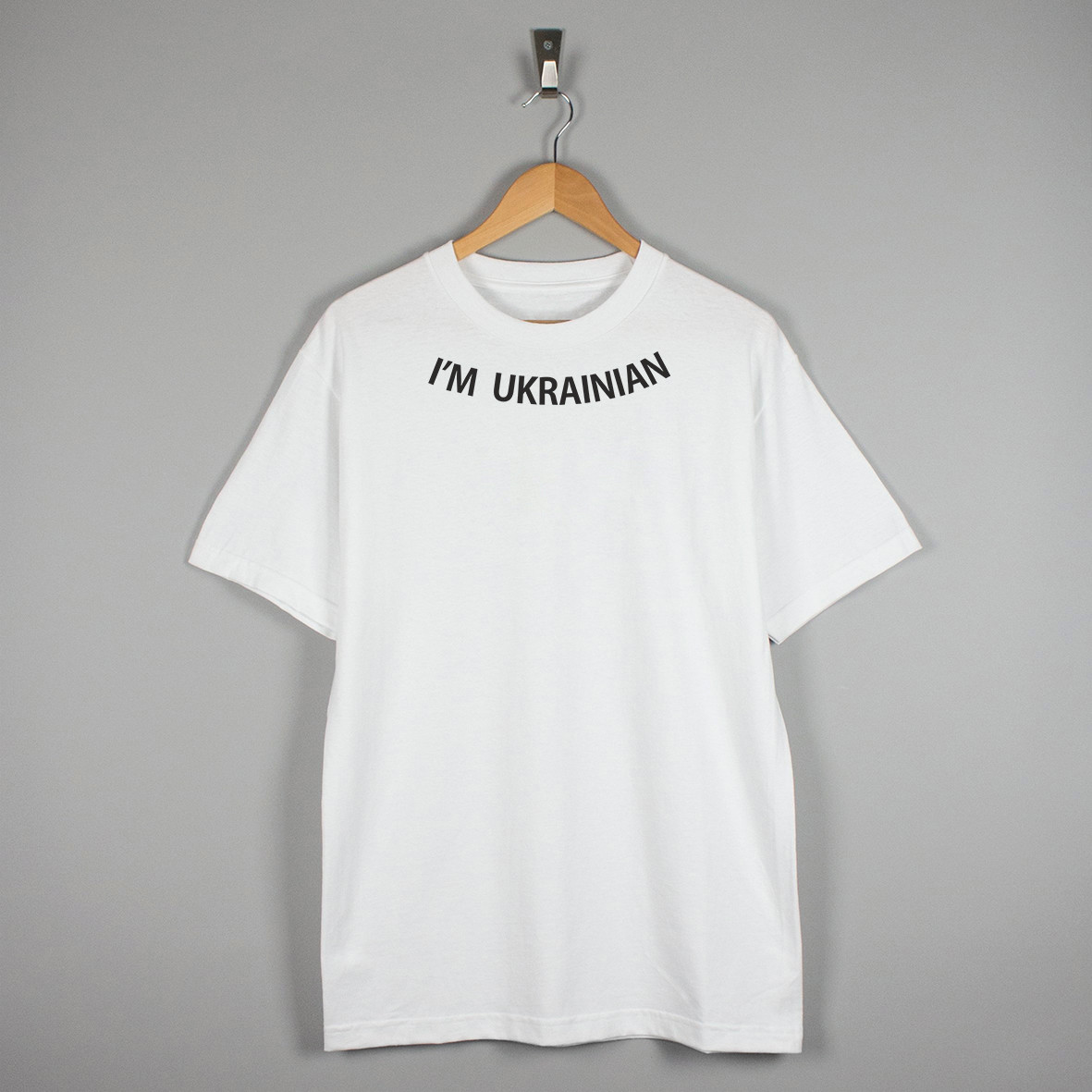 Футболка жіноча біла з написом Я УКРАЇНКА