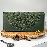 Зелений гаманець шкіряний жіночий довгий з орнаментом тисненням Сонечко Мандала