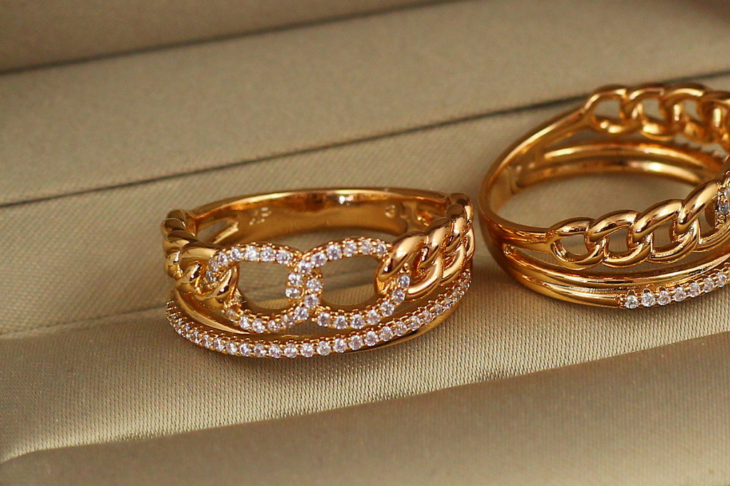 Купить Кольцо Xuping Jewelry звенья цепи с камешками р 16 золотистое ...