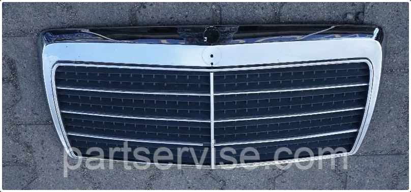Решітка радіатора Mercedes мерседес W124 -93 дорістайл