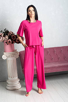 Трикотажний комплект у рубчик штани та футболка