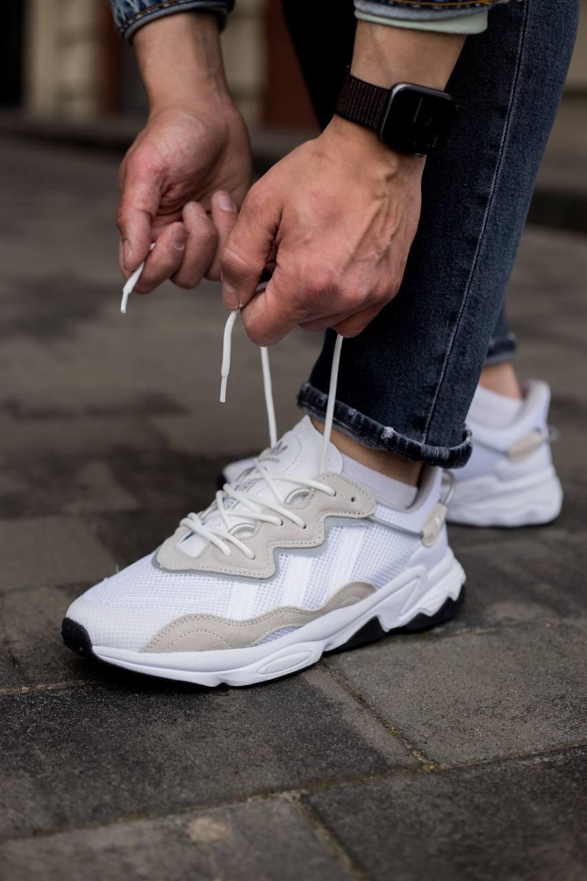 Белая мужская обувь Adidas Ozweego. Светлые мужские кроссовки Адидас ...