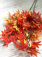 Осіння гілка канадського клена. Гілка клена для декору (червоно-жовтогаряча, латекс 85 см), фото 5