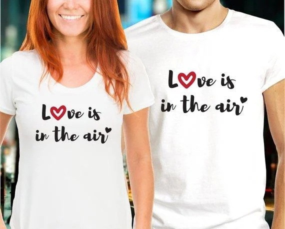 Парні футболки з принтом "Love is in the air" Push IT