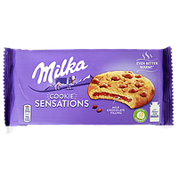 Печиво Мілка з шоколадною начинкою та шматочками шоколаду Milka cookie sensations 155g 12шт/ящ (Код: