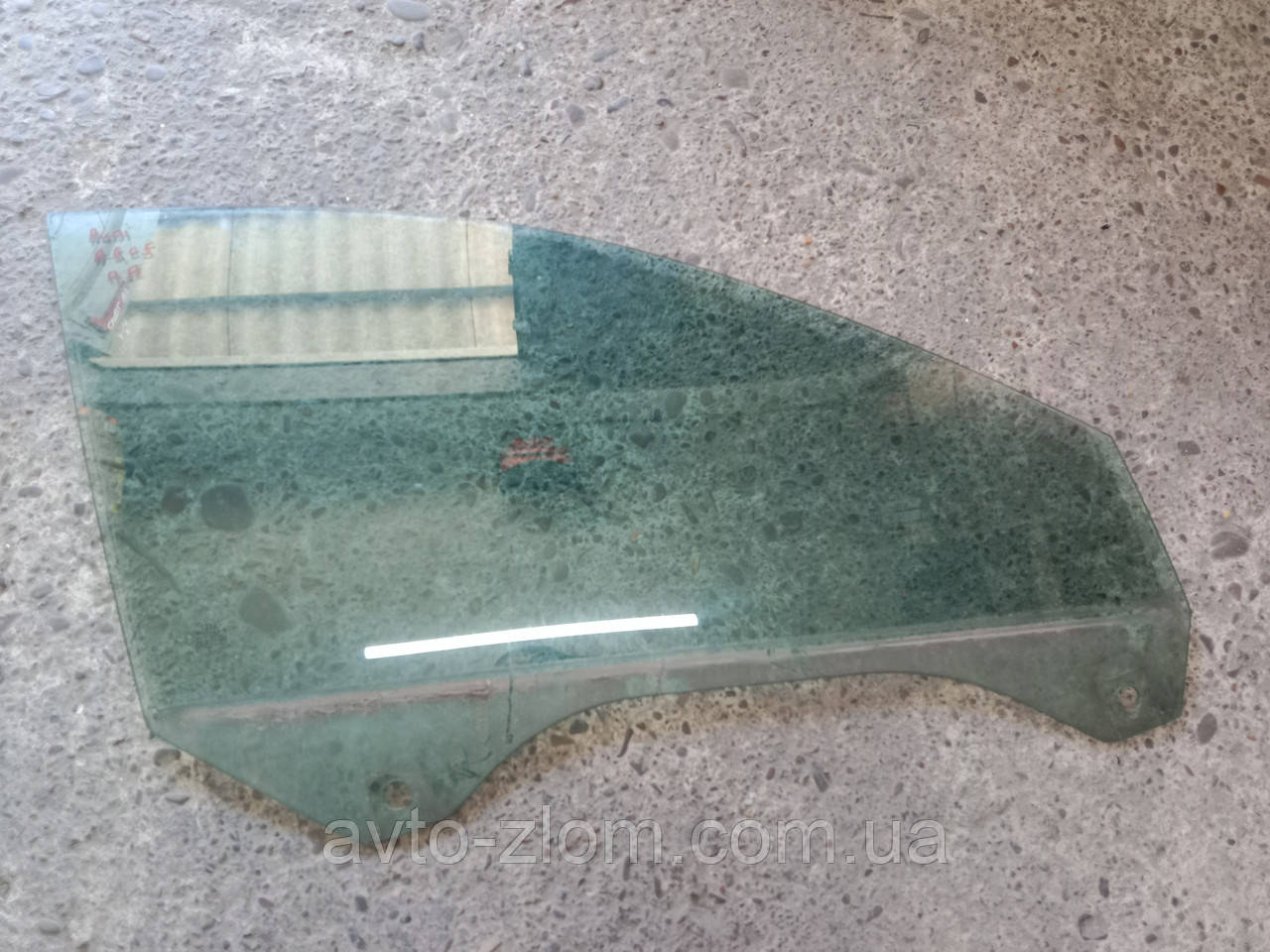 Скло передніх дверей Audi A6 C5, Ауді А6. Праве, фото 1