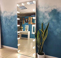 Гримерне дзеркало в повний зріст без рами з лампами. Макіяжне дзеркало