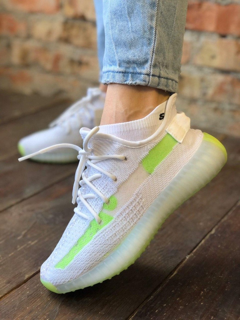 Adidas yeezy boost 350 v2 bianche e verdi hotsell