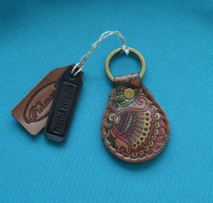 Брелок з натуральної шкіри та ручним розписом з кільцем для ключів "Floral" ручна робота, фото 1