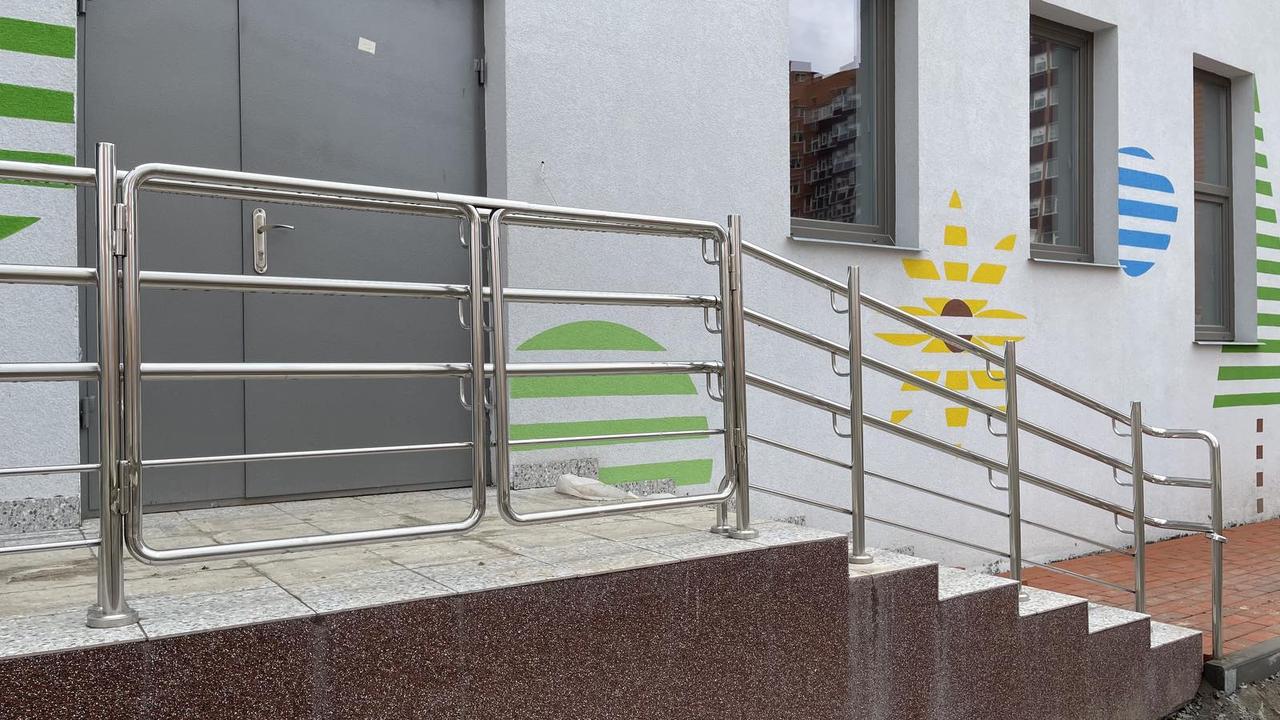 Перила для сходів з нержавіючої сталі