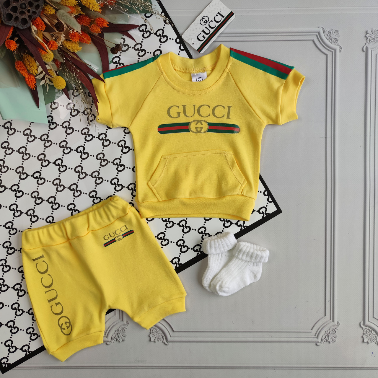 Дитячий жовтий літній костюм з шортами для новонароджених Гуччі