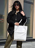 Модна біла жіноча сумка шоппер з великою кишенею на блискавці і двома ручками матова екошкіра, фото 5