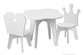 Дитячий стіл і два стільці для дітей