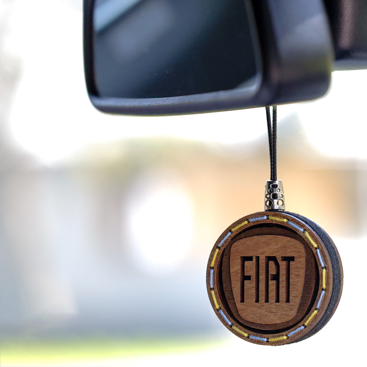 Ароматизатор дерев'яний в машину Fiat ручної роботи, 6 см.
