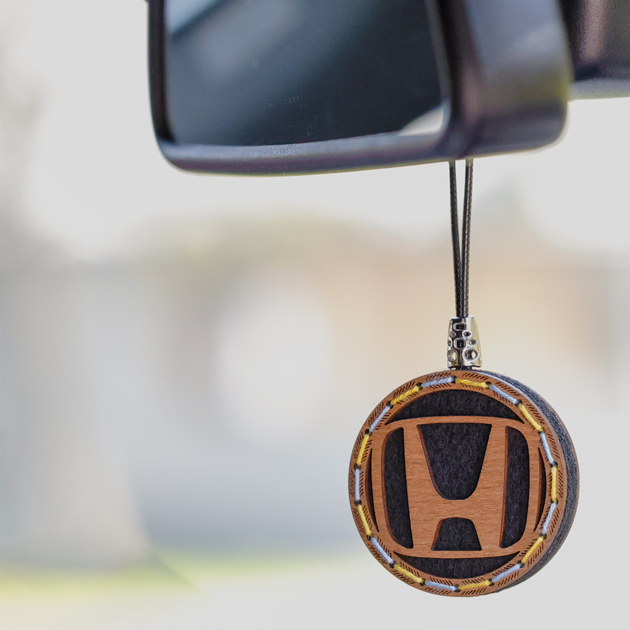 Ароматизатор дерев'яний в машину Honda ручної роботи, 6 см.