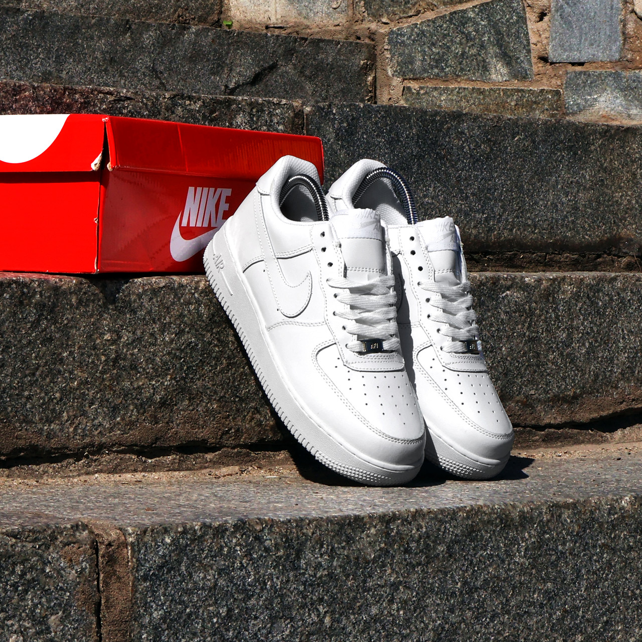 РОЗПРОДАЖ Чоловічі кросівки Nike Air Force білі