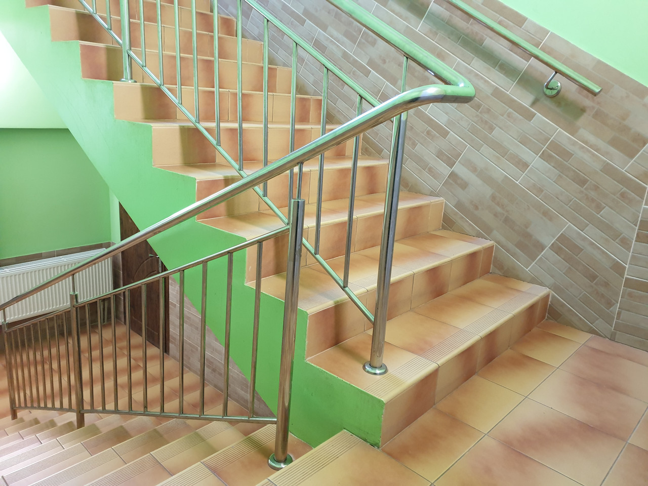 Поручні для сходів із неіржавкої сталі, економні