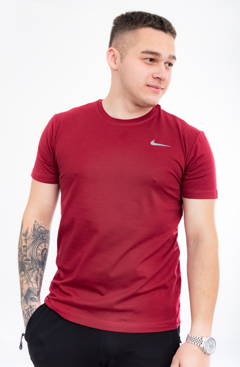 Чоловіча футболка Nike бордо