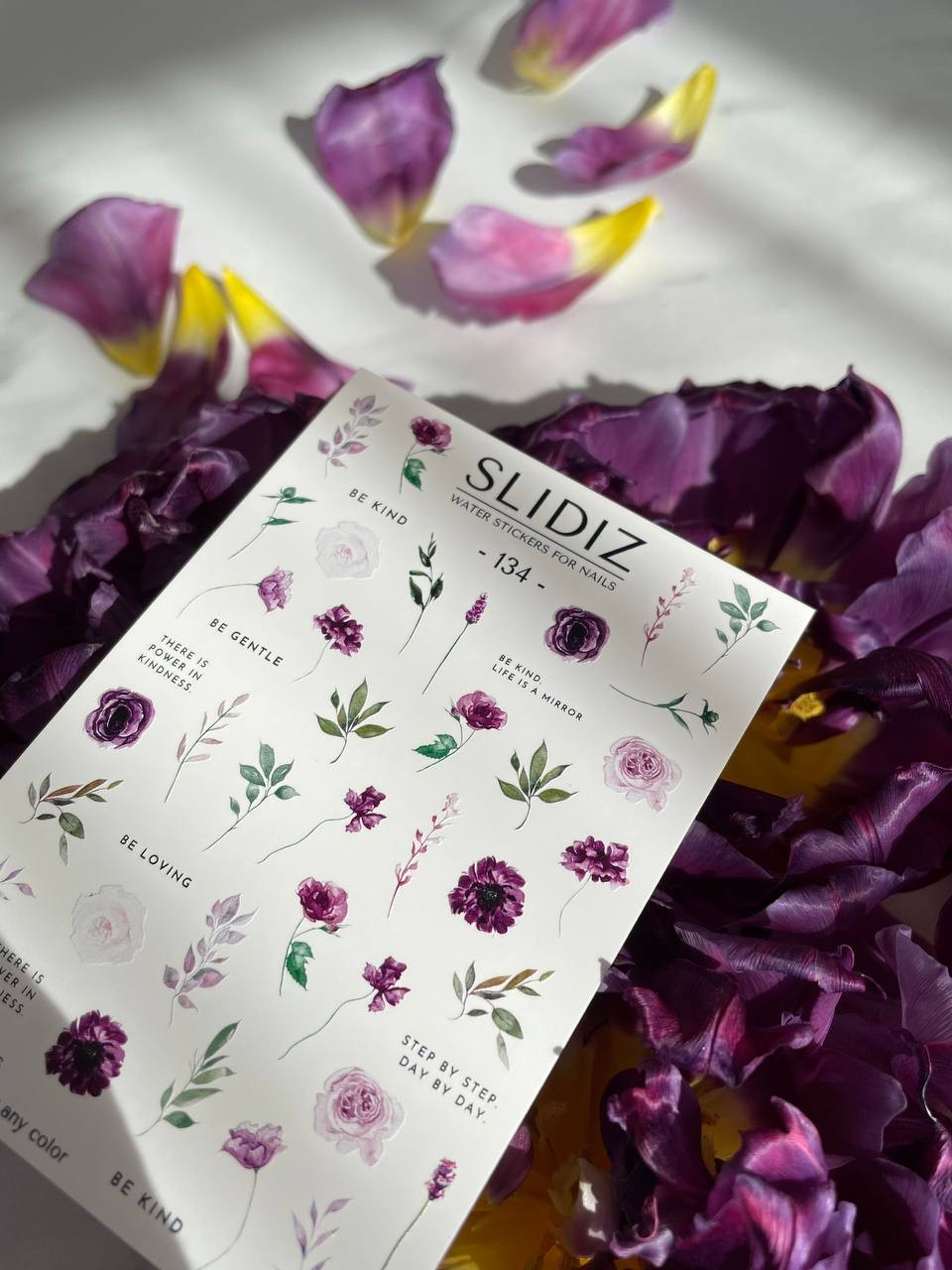 Слайдери весняні для нігтів Slidiz – 134 фіолетові квіти, рослини, наклейки для дизайну нігтів, манікюру.