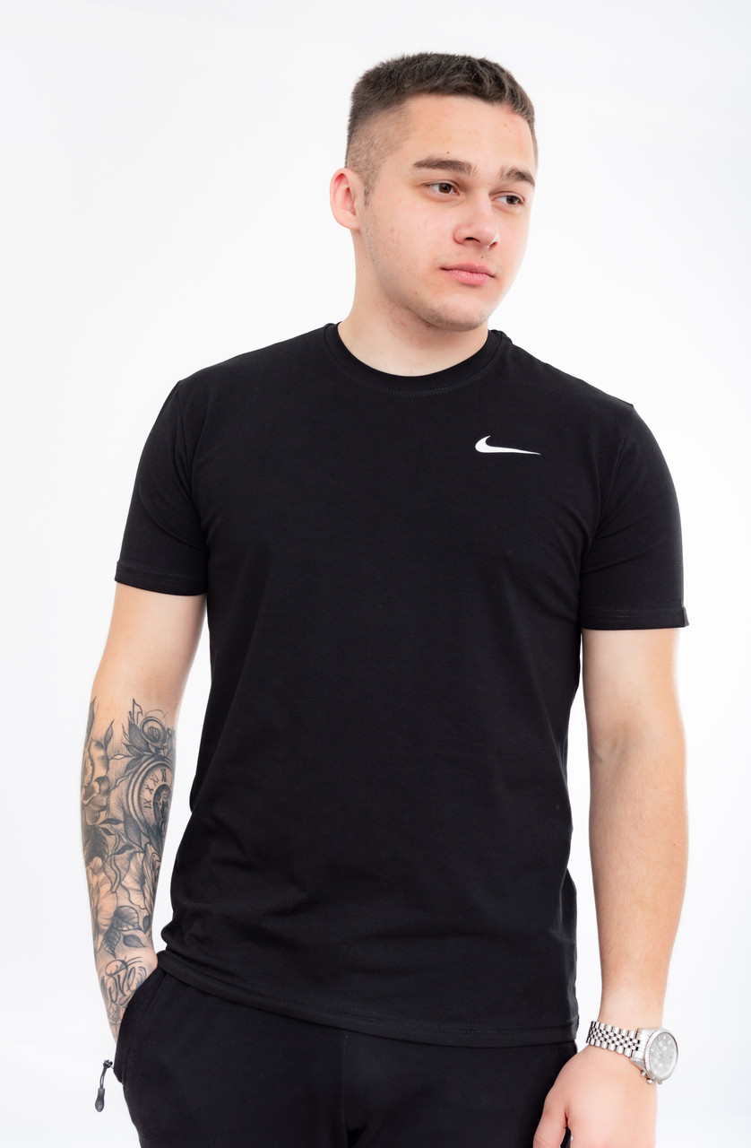 Чоловіча футболка Nike чорний