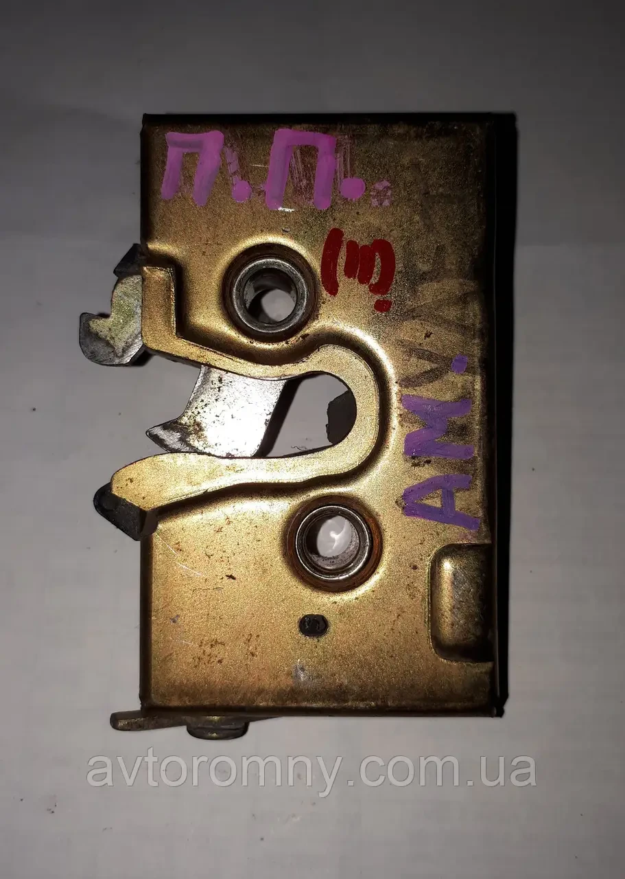 Замок дверей механізм двері правий передній Chery Amulet Чері Амулет