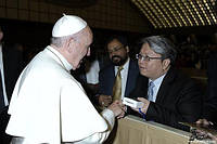 Джекі Чан - президент Delta EMEA зустрівся з Папою Римським Франциском на організаційних зборах Delta в Римі.