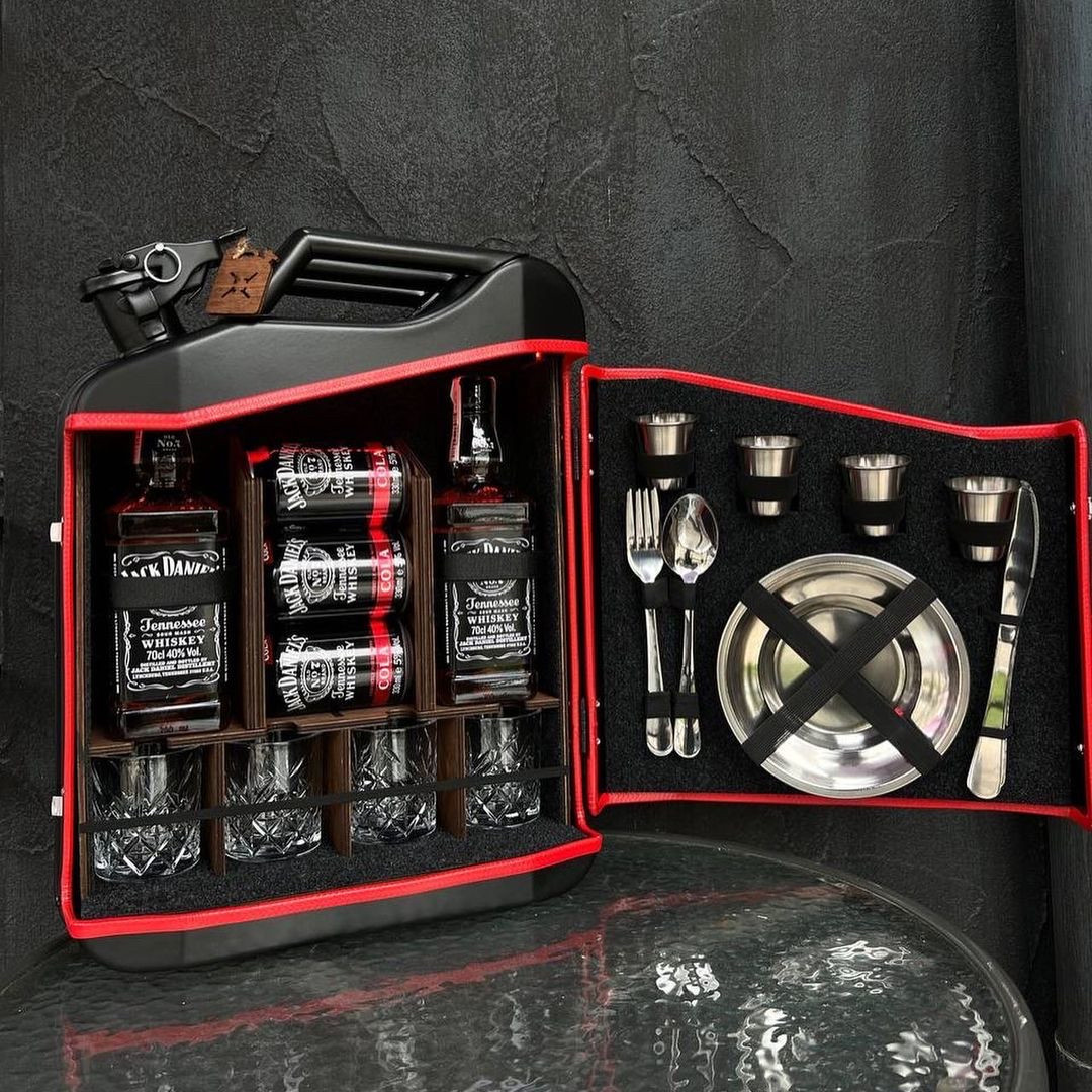 Канистра-бар 20 л в черном цвете с посудой на 4 персоны, оригинальный ...