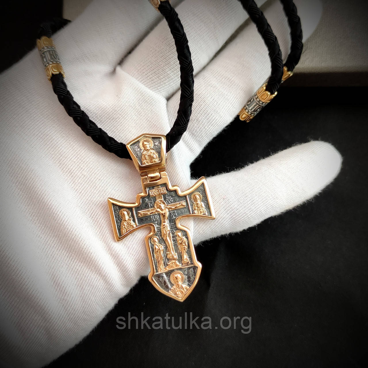 Комплект чоловічий срібний шнурок зі вставками і хрестик c Позолотою 925 проба Чорний 846/4п+Кр0159п