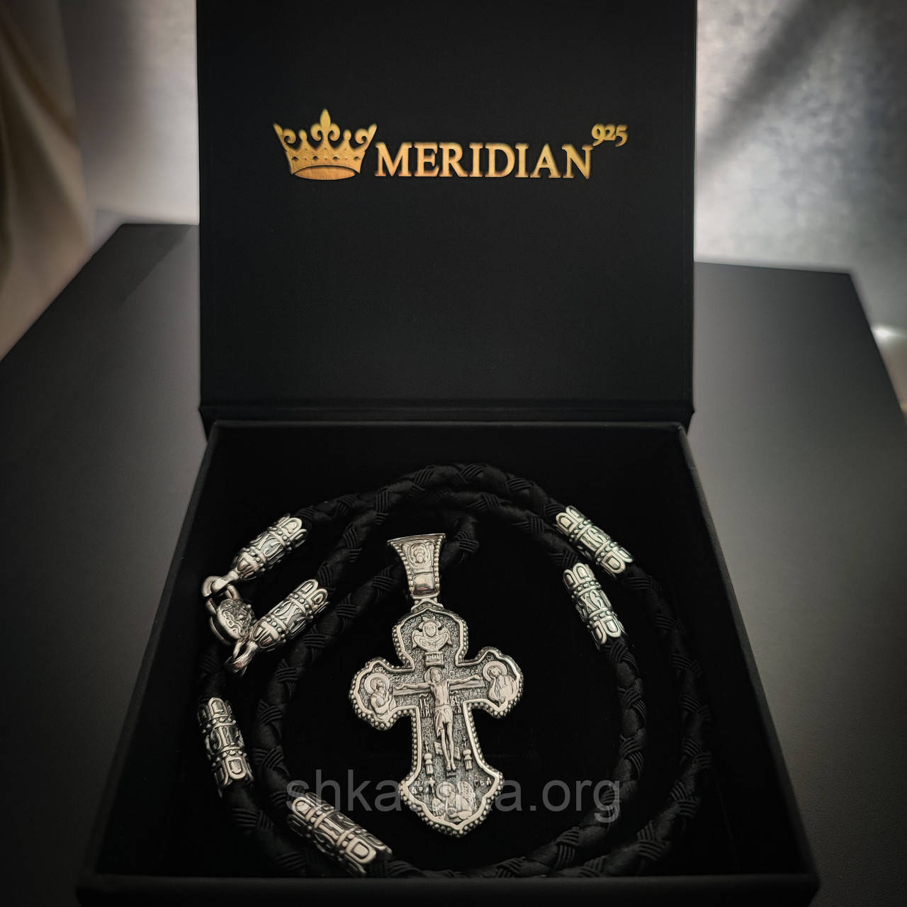 Комплект чоловічий срібний шнурок зі вставками і хрестик 925 пробу Чорний 846/4+Кр0186