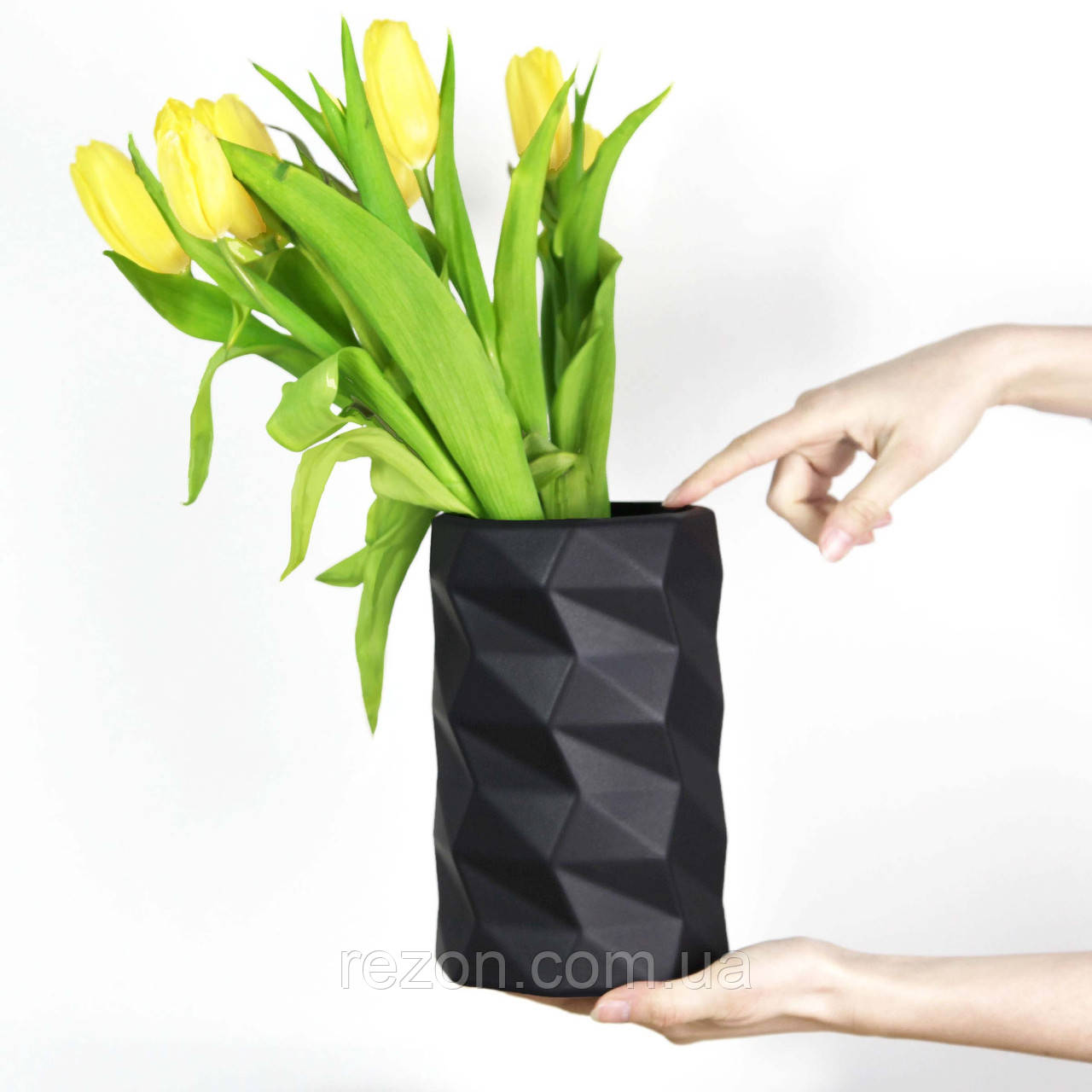 Ваза керамічна для квітів настільна 20 см "Rec-Fase L" чорний мат Rezon V030