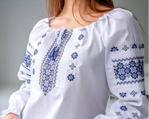 Вишиванка жіноча Діва бавовняна тканина біла з синім орнаментом, фото 2