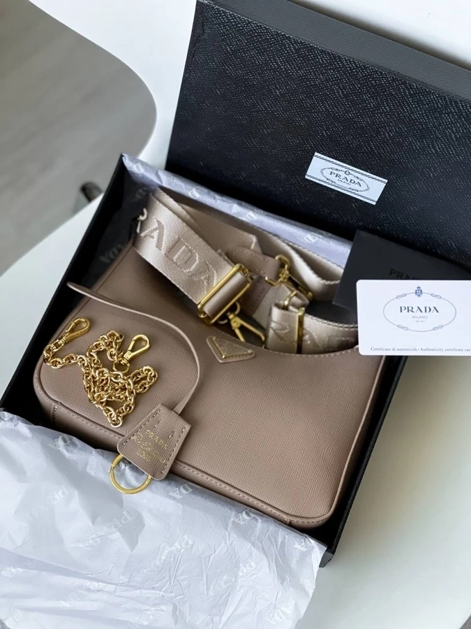 Жіноча брендова сумка Прада / стильна жіноча сумочка на ремені, фото 1