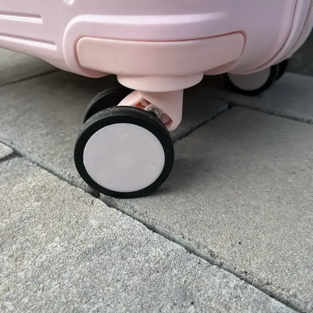 Дорожный чемодан Wings DQ181-05 из полипропилена на 4 колесах