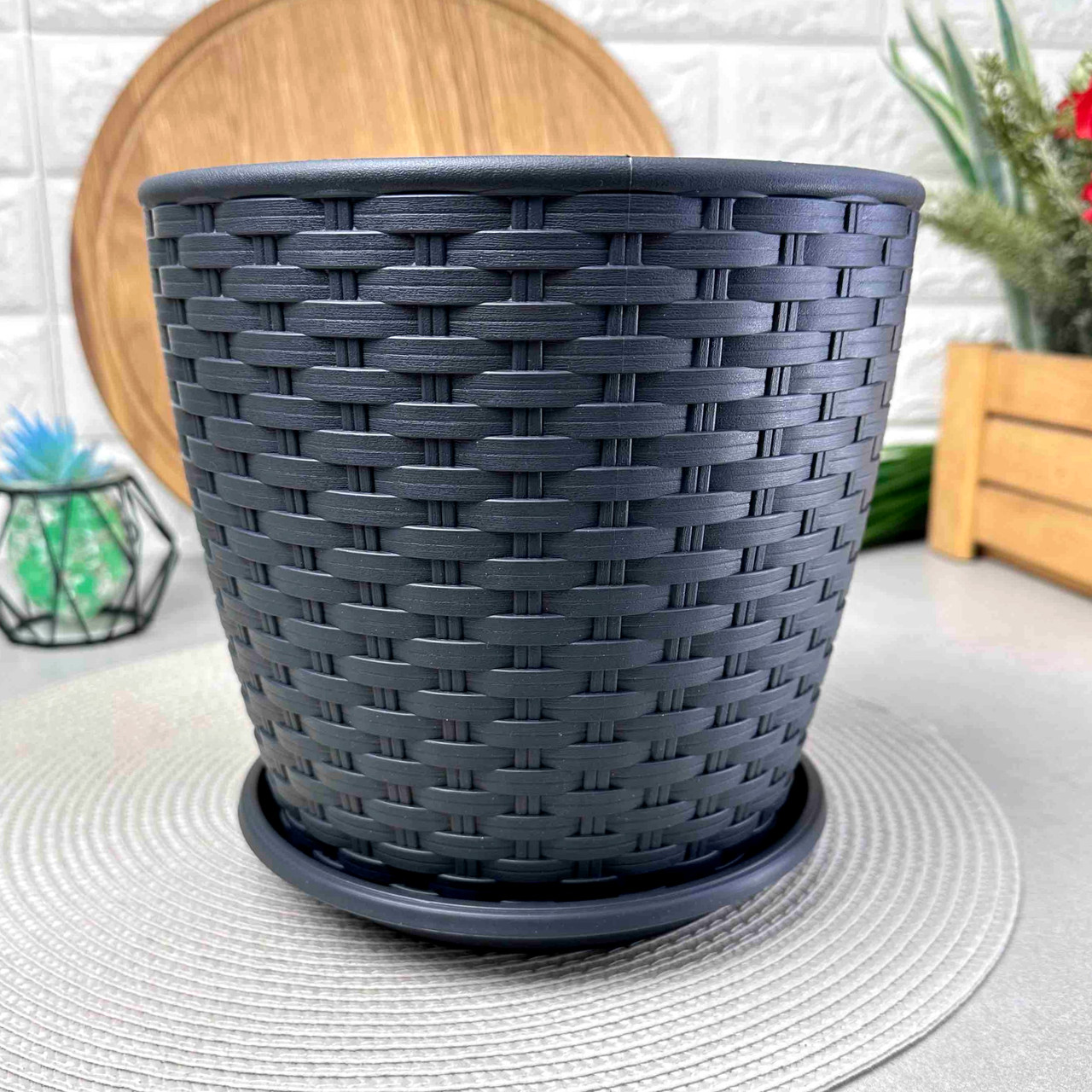 Графітовий квітковий ротанговий вазон зі зливною підставкою 12*11см 0.9л Ротанг Алеана