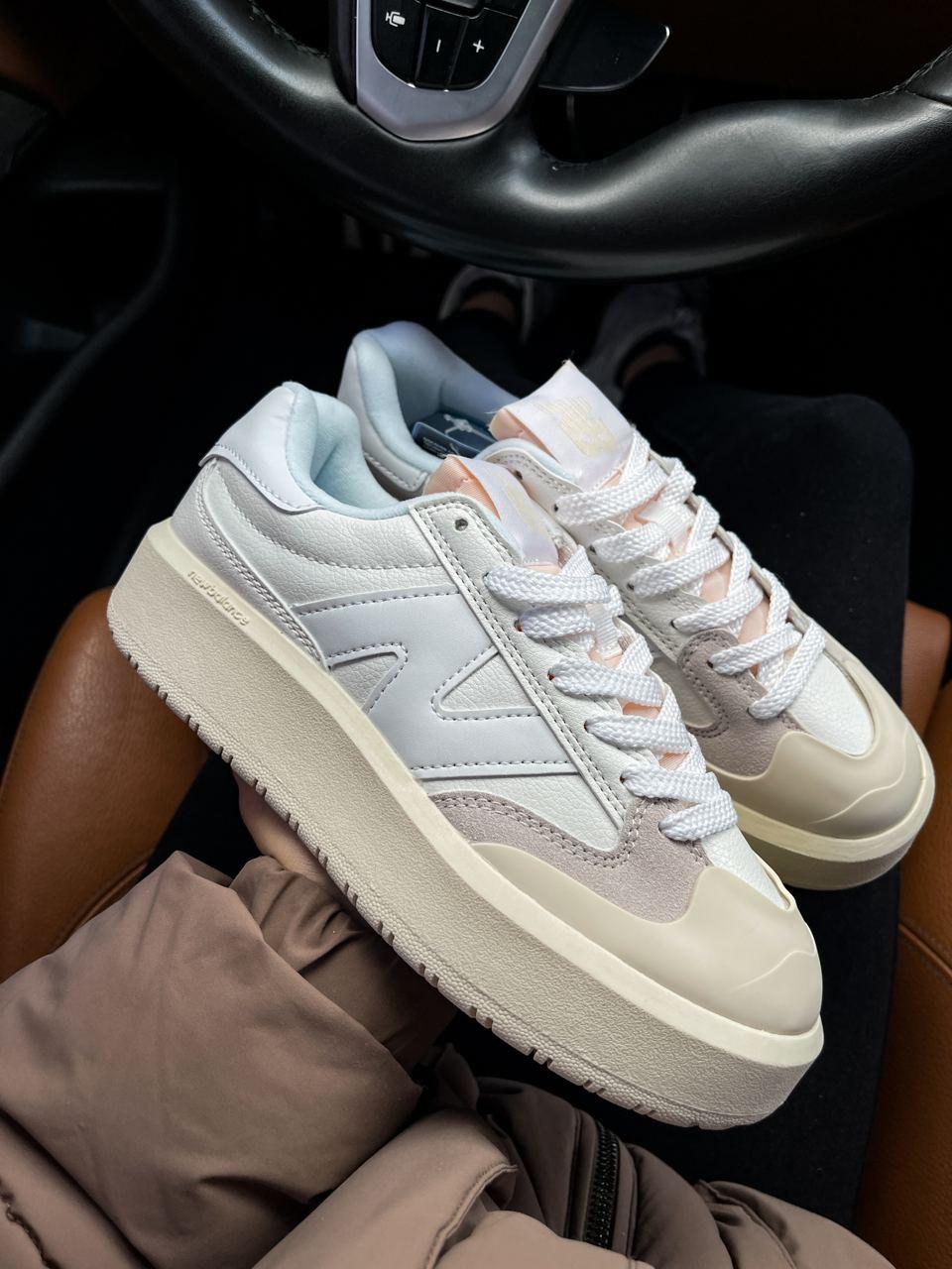 Кросси світлі жіночі New Balance CT 302. Стильне взуття для дівчат Нью Баланс CT 302 на кожен день.