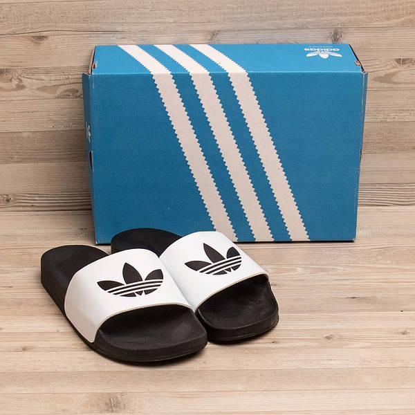 Чоловічі шлепанці Adidas White, чоловічий білі шлепанці з логотипом, чоловічий пляжні тапочки
