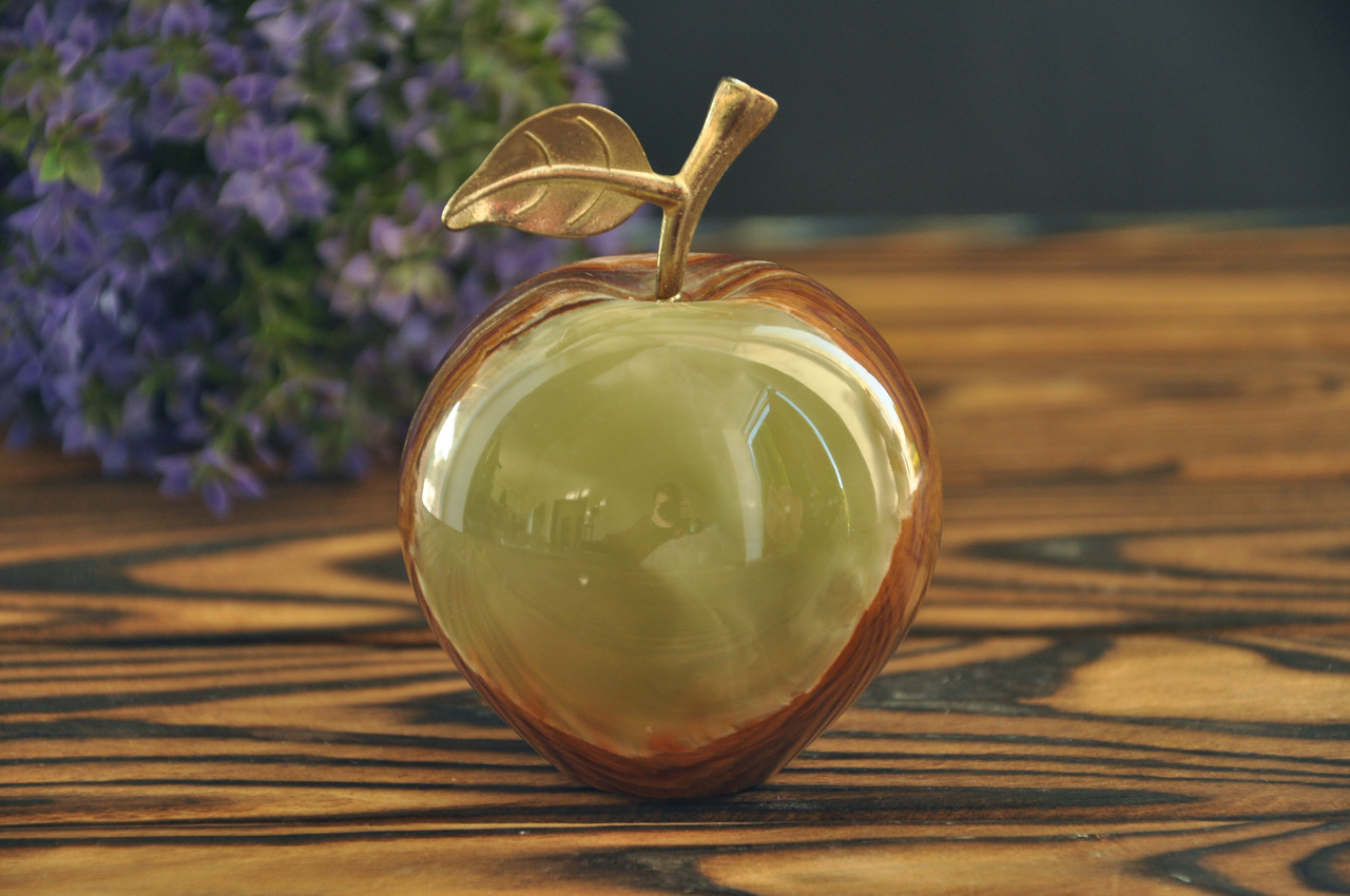 Яблуко з натурального каменю онікс