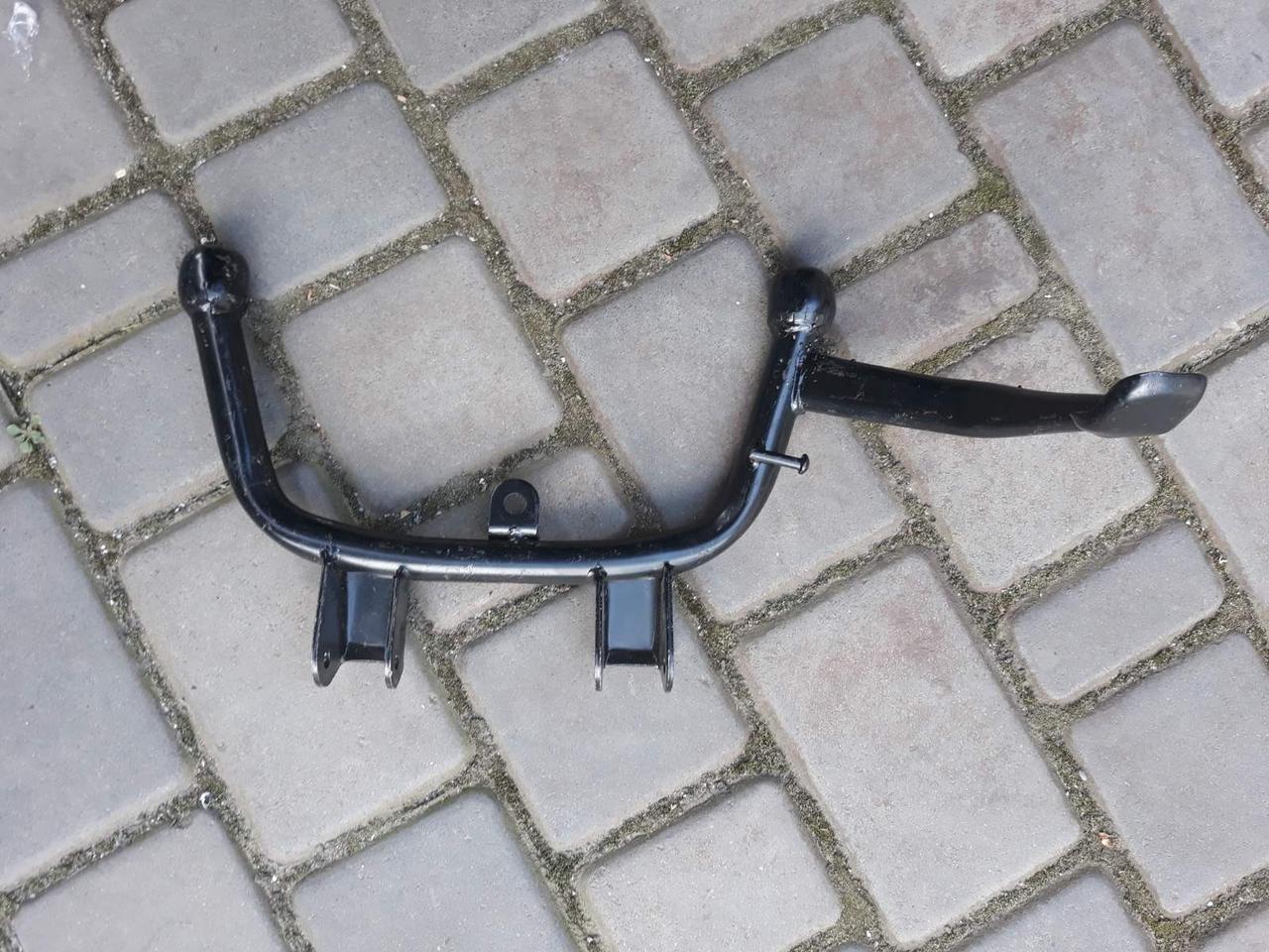 Підніжка стоянкова центральна Race для GY6 100c