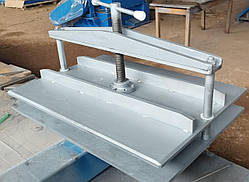 Прес палітурний гвинтовий 800x600 мм для обтискання та вирівнювання аркушевої продукції, книжкових блоків