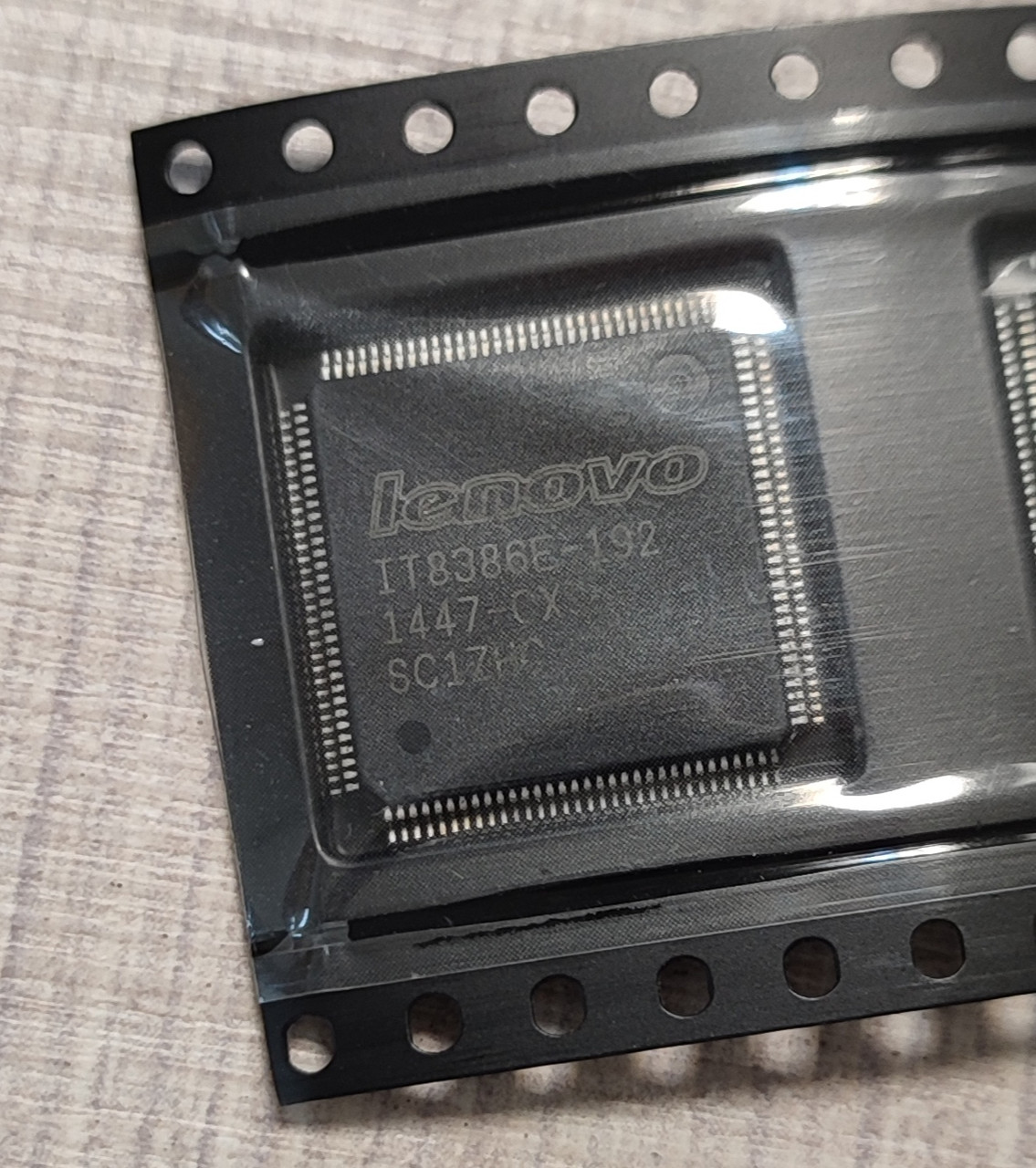 Мультиконтролер IT8386E-192 CXS (Embedded Controller, QFP-128)