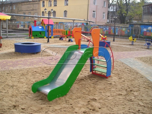 Дитяча гірка Ластівка, висота 1,2 м Kidigo для дітей віком від 6 до 12 років, на відкритих майданчиках(121023)