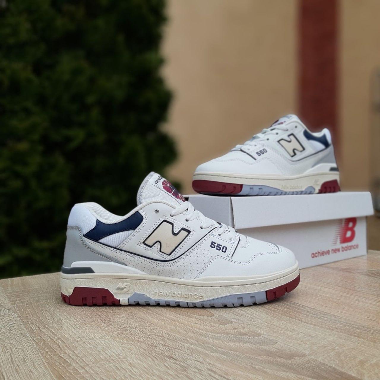 Чоловічі кросівки New Balance 550 (білі з бордовим і синім) модні демісезонні кроси О10957 top