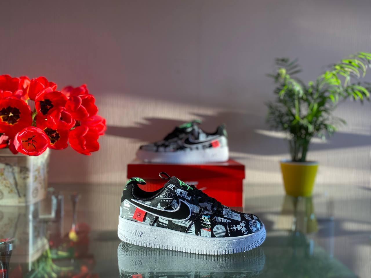 Чоловічі кросівки Nike Air Force Worldwide (чорно-білі) низькі стильні кросівки D357 Найк топ, фото 1