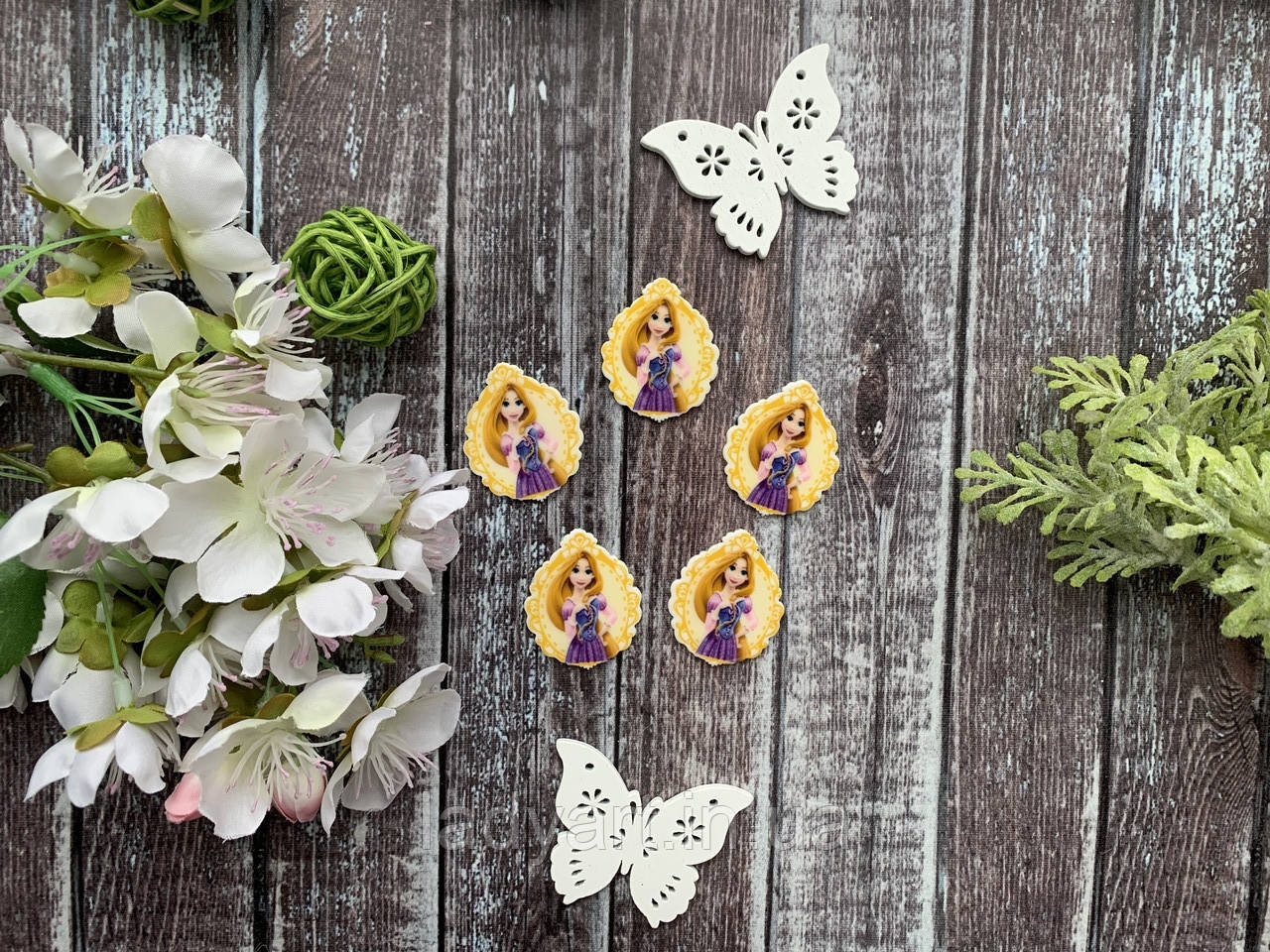 Кабошон "Рапунцель в жовтому оздобленні" 3 х 3.5 см, 20 шт/уп. оптом, фото 1