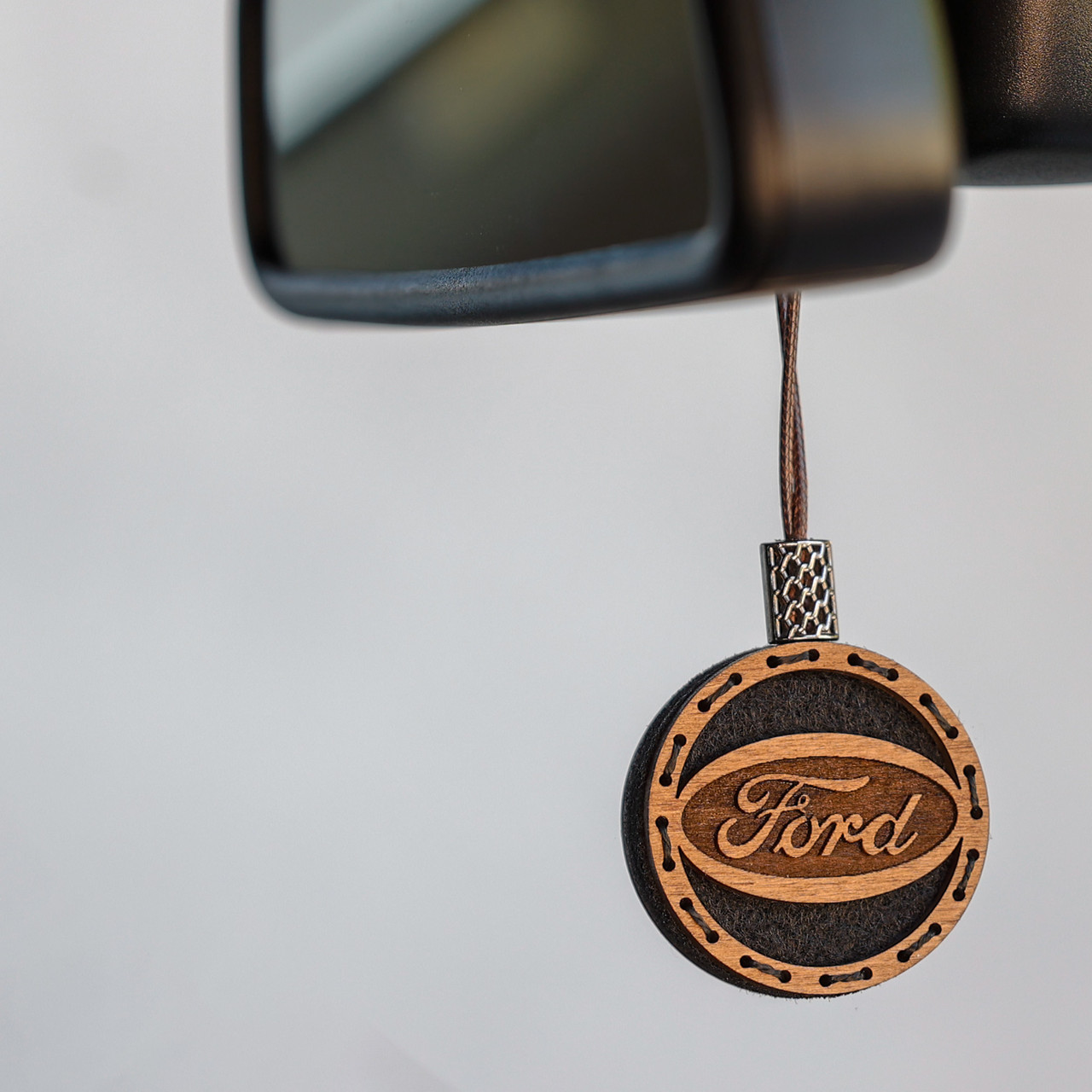 Ароматизатор дерев'яний в машину Ford ручної роботи, 5 см.