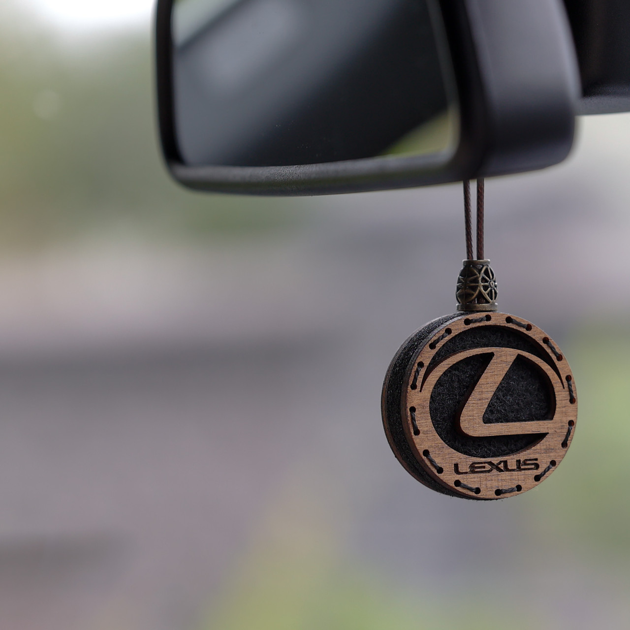 Ароматизатор дерев'яний в машину Lexus ручної роботи, 5 см.
