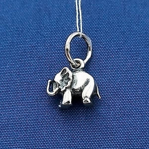 Срібна підвіска слоник - маленький кулон слон зі срібла 925 проби